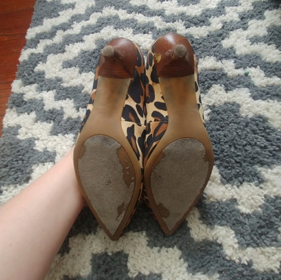 🐆 *Last chance* Mossimo Leopard Kitten Heels - Picture 3 of 7